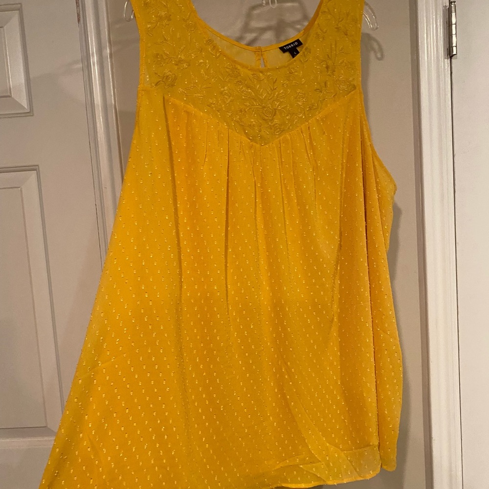 Torrid size 4 yellow top